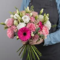 pink-and-white-florist-choice-bouquet