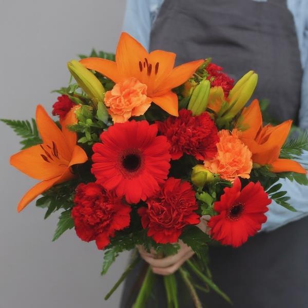 red-and-orange-florist-choice-bouquet