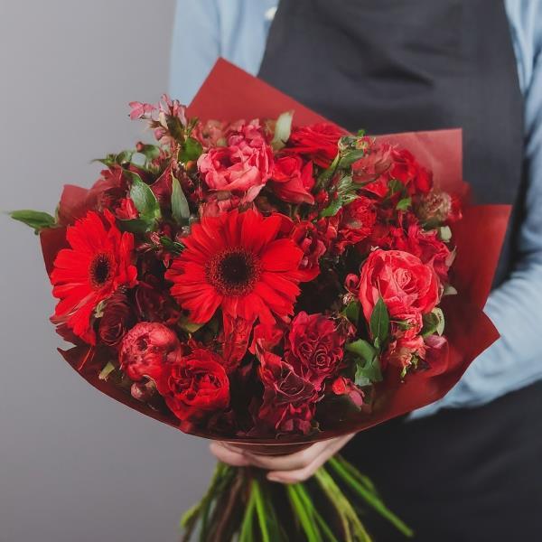 red-florist-choice-bouquet