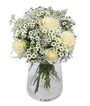 white-dream-bouquet-white-roses