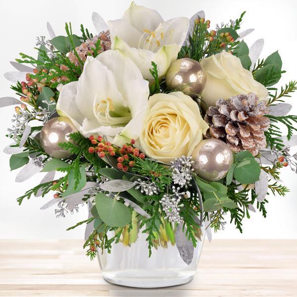 wonderland-bouquet-white-christmas-flowers